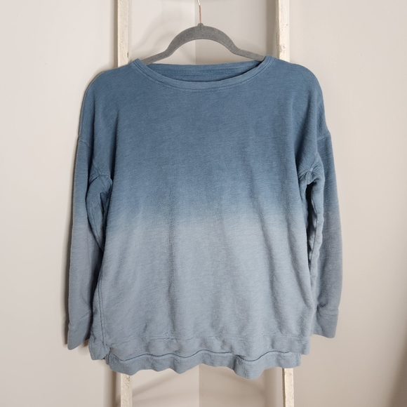 J. Jill Tops - J.Jill small fit relaxed high low 100% Cotton blue ombre top